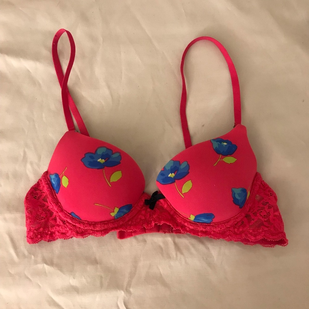 Gilly Hicks 32A Lightly Lined Demi Bra